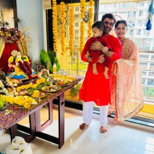 Ruchi Savarn Instagram - Ghar , Pariwar or Bappa 2023 ❤️

PUDCHYA VARSHI LAVKAR YAA..

#ganpatibappamorya #ganeshchaturthi #blessed #grateful #family #harharmahadev
