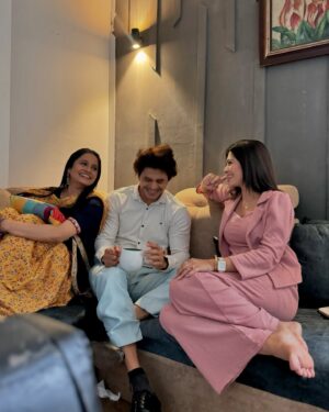 Ruchira Jadhav Instagram - Onscreen We might seem to be a Cocktail, But Offscreen We are MITWAS ❤️

#TuHiReMazaMitwa