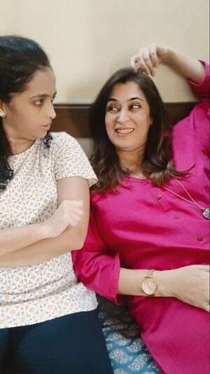 Rujuta Deshmukh Instagram - हसलो बस!!! 😆😆

#reelkarofeelkaro #reels #madness 

( Actors Friends Marathi Reels Comic )