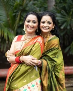 Rujuta Deshmukh Most Liked Photos and Posts