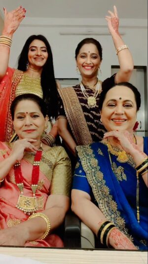 Rujuta Deshmukh Instagram - आमच्या कडे सुरू आहे लगीन घाई ..

लग्नाला नक्की यायचा हा.

लग्नानंतर होईलच प्रेम

सोमवार ते शनिवार 
सायंकाळी सात वाजता 
 स्टार प्रवाह वाहिनीवर

#lagnananterhoyilachprem #lagna #bff #bffgoals #starpravah #marathishow #marathiserial #reelsinstagram #fun #sanyohitabhave #abhavelankar #rujutadeshmukh #kashmiraasramya #kashmirakulkarni #kashmirakulkarniofficial #serial