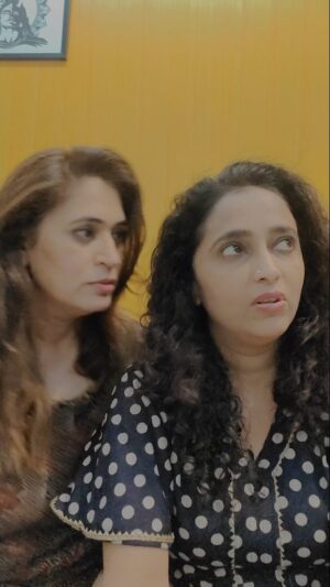 Rujuta Deshmukh Instagram - Dosti.....Madness

#reelkarofeelkaro #डोक्यातजाणे #friends 

( Reels Friends Actors Marathi)