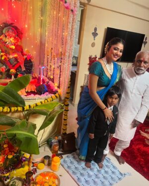Ruks Khandagale Instagram - Mom dad 🧿