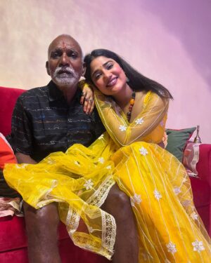 Ruks Khandagale Instagram - Mom dad 🧿