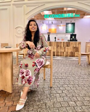 Rumana Nazarali Instagram - Midweek holiday really gives out Friday feels✨