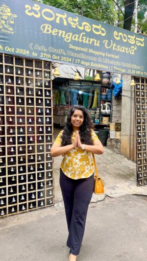 Rumana Nazarali Instagram - Check out this 17 day Arts, craft, Handloom and Lifestyle Exhibition in #Bengaluru to shop for the upcoming festive season

BENGALURU UTSAVA
📍 Karnataka Chitrakala Parishath
Date: 11th October to 27th October 
🕰️ 10.30am to 7pm