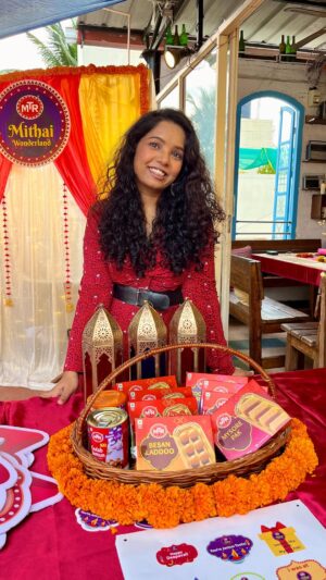 Rumana Nazarali Instagram - I recently attended a fun event with @mtr_foods where we celebrated Diwali and also learnt to make some fusion desserts with MTR sweets. #MTRFoods is a household name and their hamper is perfect gift for your loved ones for this festive season so check it out.