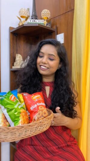 Rumana Nazarali Instagram - Get your hands on @townbus_snacks to enjoy some delicious Mixture or Kodubole or even Murukku. Taste of these snacks took me back to my childhood instantly and I feel these are perfect to gift your loved ones and serve during festive season.