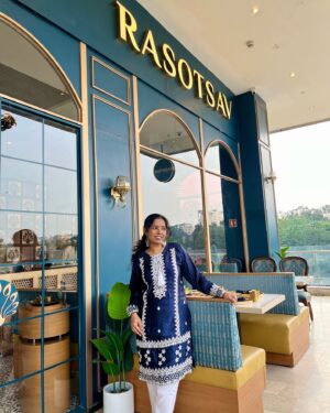Rumana Nazarali Instagram - Going for a Rajasthani and Gujarati thali is always a special meal as mom loves it so this time we decided to visit @rasotsavindia at @lulumallbengaluru. This unlimited veg thali has delicious options and the service is so good that you are definitely going to over eat, we did❤️ 

I loved the ambiance and aesthetic of the restaurant but service will always be a highlight for me at such restaurants and they did a great job at it. The pricing is different for weekdays and weekends and it’s available for both lunch and dinner
