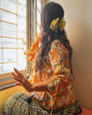 Rupali Wakode Instagram - Vibe is vibing🤓
Winters   Sunlight   Cats❤️💕

#metime #afterlongtime #selfportrait #winter #holiday