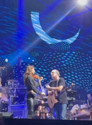 Rusanda Panfili Instagram - Lion King: Precious moments on stage with @hanszimmer & @pedroeustache 

Tonight is our first show with @hanszimmerlive in USA

Let the fun start!