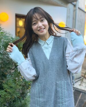 Ryoko Kobayashi Instagram - .
34→35 📷✨

💄
@naokoshinohara 
👗　
@umedakazuhide 
@yukishimane_