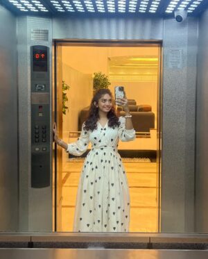Saanve Megghana Instagram - Here is a dump of hopping from one promotional event to another in Chennai. Just wearing some comfortable clothes, trying to speak in Tamil, pushing our film as much as possible and smiling as much as I can. 

And here it is.
