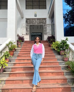Saanve Megghana Instagram - Here is a dump of hopping from one promotional event to another in Chennai. Just wearing some comfortable clothes, trying to speak in Tamil, pushing our film as much as possible and smiling as much as I can. 

And here it is.
