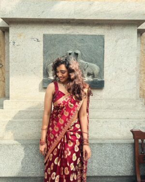 Saanve Megghana Instagram - Ammayi side or Abbayi side?
Both! ♥️ @akash.elichipuram & @sunandasrinivas 

Wearing mummy’s saree! 😍
Clicked by @maaya.v_