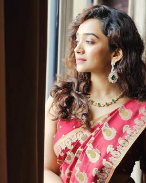 Saanve Megghana Instagram - Ammayi side or Abbayi side?
Both! ♥️ @akash.elichipuram & @sunandasrinivas 

Wearing mummy’s saree! 😍
Clicked by @maaya.v_