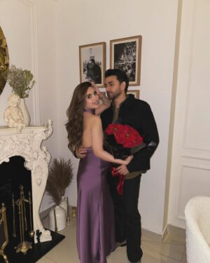 Saboor Aly Instagram - Will you be my valentine? That was a rhetorical question, you have no choice - we’re married. 🧟‍♀️

Xoxo 💋 
@aliansari_a2