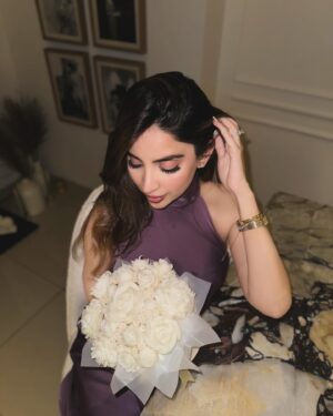 Saboor Aly Instagram - Will you be my valentine? That was a rhetorical question, you have no choice - we’re married. 🧟‍♀️

Xoxo 💋 
@aliansari_a2