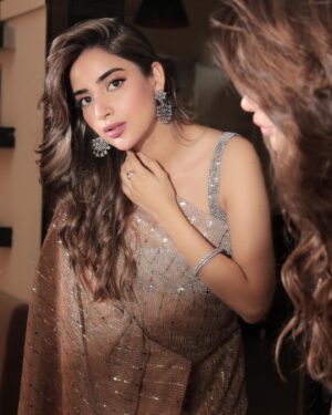 Saboor Aly Instagram - x @rsm_collection ✨

Get my look on UPTO 80% off from rsmcollections.pk✨ Shop from @laamofficial and get discounts on your favourite brands 

#RSMCollection #StyledbyLAAM