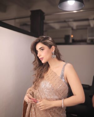 Saboor Aly Instagram - x @rsm_collection ✨

Get my look on UPTO 80% off from rsmcollections.pk✨ Shop from @laamofficial and get discounts on your favourite brands 

#RSMCollection #StyledbyLAAM