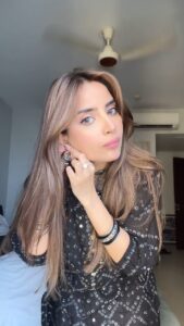 Actress Saboor Aly HD Photos and Wallpapers December 2024