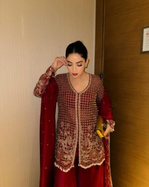 Saboor Aly Instagram - 🌶️👠💄
.
.
.
.
@saadbinshahzad_official 🌹