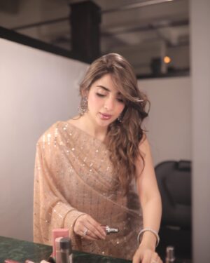 Saboor Aly Instagram - x @rsm_collection ✨

Get my look on UPTO 80% off from rsmcollections.pk✨ Shop from @laamofficial and get discounts on your favourite brands 

#RSMCollection #StyledbyLAAM