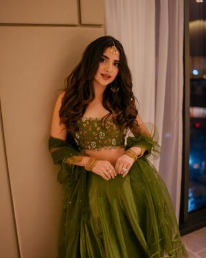 Saboor Aly Instagram - 🪷
.
.
.
.
@zainabzulfiqarofficial 
@thrupolaroids 
@iamwaleednadeem