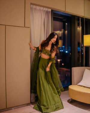 Saboor Aly Instagram - 🪷
.
.
.
.
@zainabzulfiqarofficial 
@thrupolaroids 
@iamwaleednadeem