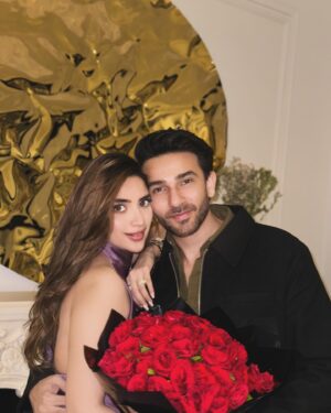 Saboor Aly Instagram - Will you be my valentine? That was a rhetorical question, you have no choice - we’re married. 🧟‍♀️

Xoxo 💋 
@aliansari_a2