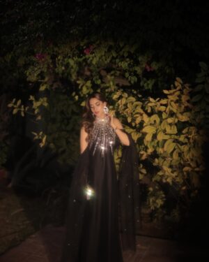 Saboor Aly Instagram - 🖤