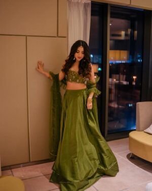 Saboor Aly Instagram - 🪷
.
.
.
.
@zainabzulfiqarofficial 
@thrupolaroids 
@iamwaleednadeem