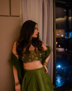 Saboor Aly Instagram - 🪷
.
.
.
.
@zainabzulfiqarofficial 
@thrupolaroids 
@iamwaleednadeem