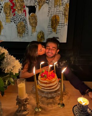 Saboor Aly Instagram - To my husband, a real go getter, a brave man with a heart of gold, 
HAPPY BIRTHDAY! 🎈🎂 🎊

May ALLAH fulfill your fantastic plans for you, may he lead you to great victories. I love you ♥️
@aliansari_a2 🤓