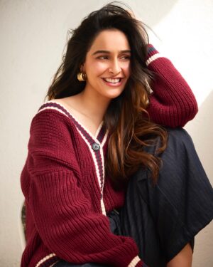 Sadia Khateeb Instagram - Not letting the winters go 🐞💅🏻

@sjframes @stylingbyvictor @sohail__mughal___ @melwanishweta @yashdeeps7 @contraststudiosmumbai