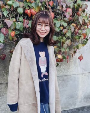 Sae Otsuka Instagram - もうすぐだいじな撮影なので
かっくいー感じにイメチェンしてもらいました💇‍♀️

表面のブリーチは
時間が経つといい具合にほどけて紛れ
まるで光にキラキラ透けるみたくなります

もしも、さえちとお揃いにしたくなったら
@shotac__ さんに相談してみてねっ笑