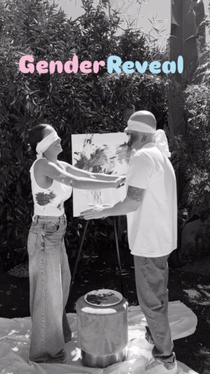Sahar Golestani Instagram - Gender Reveal! It’s a …… 🩷🩵👶🏻?!?!? We are so excited to meet you little baby 😀. 
.
Gender keeps/surpriser: @rebecca_stella 🥰