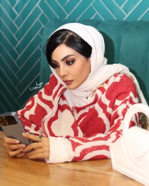 Sahra Asadollahi Instagram - مقام عیش میسر نمی‌شود بی‌رنج
بلی به حکم بلا بسته‌اند عهد الست

اکران فیلم برکه خاموش

Photo:@sabaphotography__ 
@arash_khodakaramiii