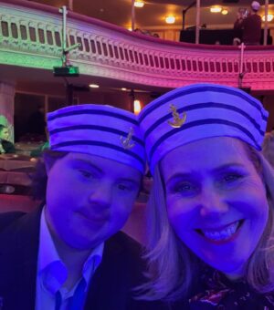 Sally Phillips Instagram - Mother-son bonding on the maiden voyage of #Titanique the musical in which Celine Dion remembers not going down with the ship. Big gay energy, wonderful cast (and audience) and a happy ending at last for Jack and Rose.🌹 🚢🚪🍆🎤🎤🎤🎤🎤🎵✨⭐️🌟🤩