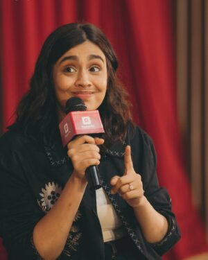 Saloni Khanna Instagram - Two girls did what they do in a closed room, but this time on stage. What fun. Pay us. Hi.