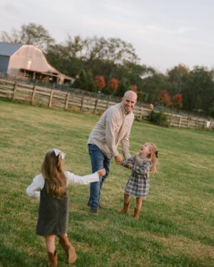Samantha Droke Instagram - You’ll always be my home, my heart. 💛

📸 @lauramollphoto