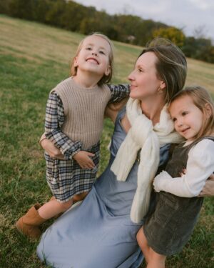 Samantha Droke Instagram - You’ll always be my home, my heart. 💛

📸 @lauramollphoto