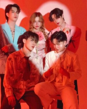 Samantha Melanie Coates Instagram - Which cupid are y'all using🤨🏹💔

หน้าอย่างเราไม่เหมาะกับวาเลนไทน์หรอก เหมาะกับบุญบั้งไฟโน่น

💄💈 @aunsam_makeup 
📸 @appleclock20