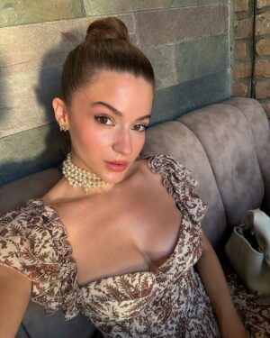 Samira Schoffel Instagram - Yazdan kalma çok güzel bir günden, paylaşmayı unutmuşum. 🙊🧡 Gün batımlarına ve Istanbul’a bayılıyorum. 🫠🌅

Reklam #ad