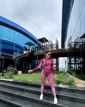 Samruddhi Jadhav Instagram - Living the life you wanted to live🫶🏻😜
.
.
#sportswear #urbanic #ﬁtness