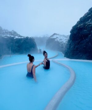 Samruddhi Jadhav Instagram - Iceland = magical 🇮🇸❄️🤍
.
#iceland #traveltheworld #travelgram #bluelagoon #geothermal #spa #theretreat