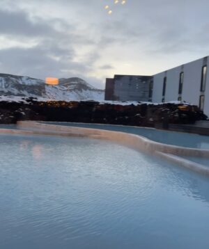 Samruddhi Jadhav Instagram - Iceland = magical 🇮🇸❄️🤍
.
#iceland #traveltheworld #travelgram #bluelagoon #geothermal #spa #theretreat
