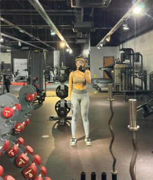Samruddhi Jadhav Instagram - Choose your favourite mirror 🪞