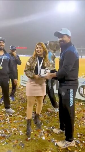 Sana Raees Khan Instagram - 🏆 𝗧𝗲𝗮𝗺𝘄𝗼𝗿𝗸 𝗺𝗮𝗸𝗲𝘀 𝘁𝗵𝗲 𝗗𝗿𝗲𝗮𝗺𝘄𝗼𝗿𝗸! Hear from Sana Raees Khan, team owner of the Mumbai Marines and Irfan Pathan on how the Mumbai Marines' 𝗕𝗜𝗚 triumph was truly a team effort. 💙

The Perfect Duo lifting the Trophy🏆

#BCLT20 #BigCricketLeague #AbSapneBanengeHaqeeqat #BCL2024 #IrfanPathan #sanaraeeskhan| Big Cricket League | Ab Sapne Banenge Haqeeqat