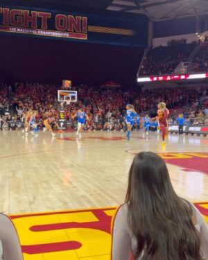 Sanaa Lathan Instagram - The usc vs ucla game was 🔥🔥🔥 last night #womensbasketball #loveandbasketball ❤️🏀